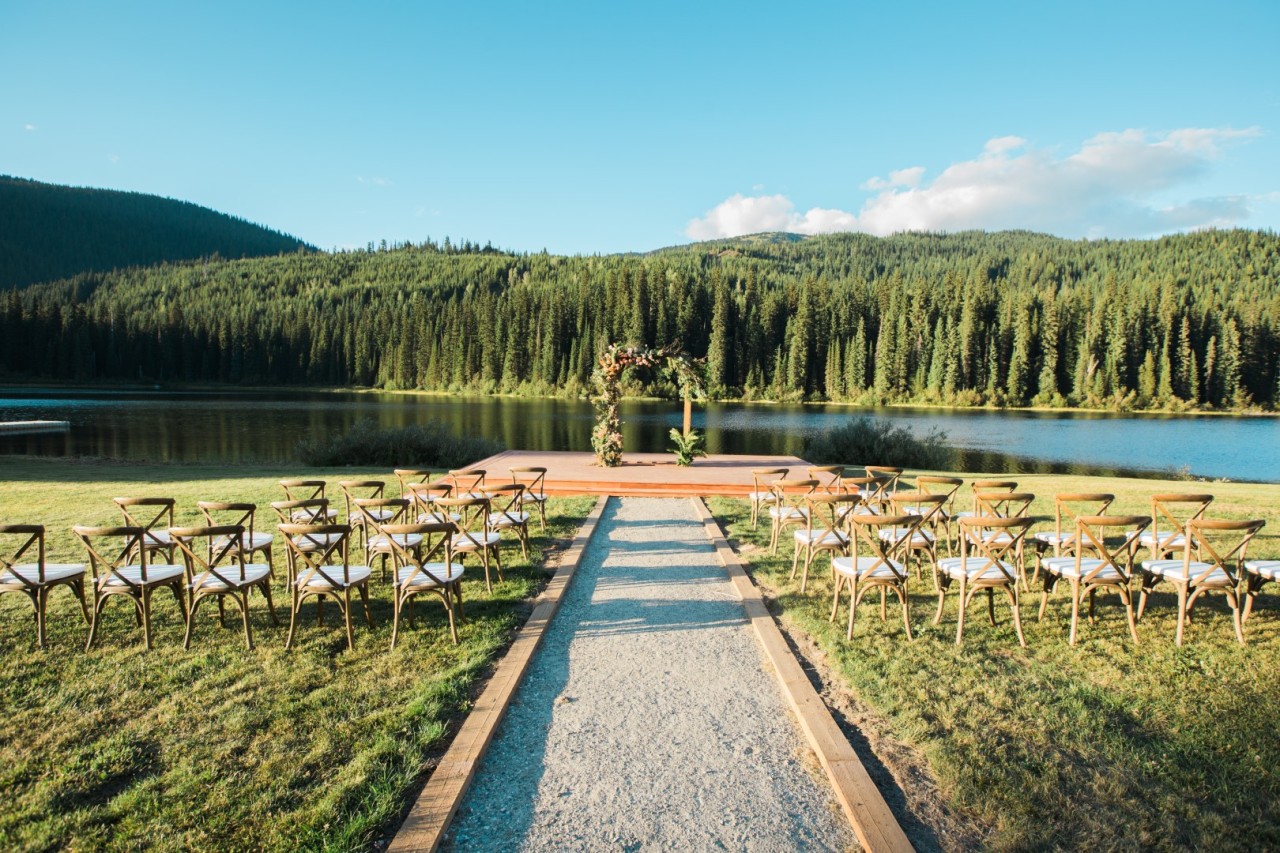 Keefer Lake Lodge summer wedding venue